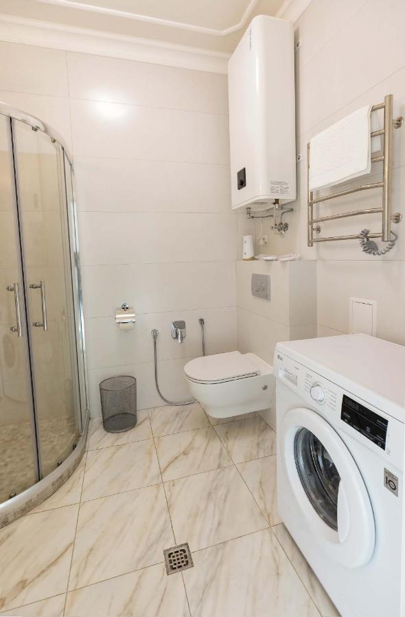 Sun Apartment *