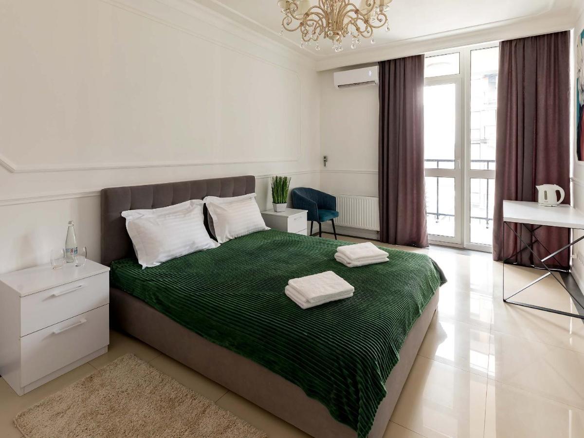 Sun Apartment *